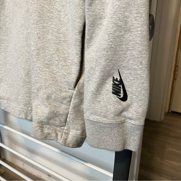 Grey Nike crewneck with pockets - Picture 2 of 6